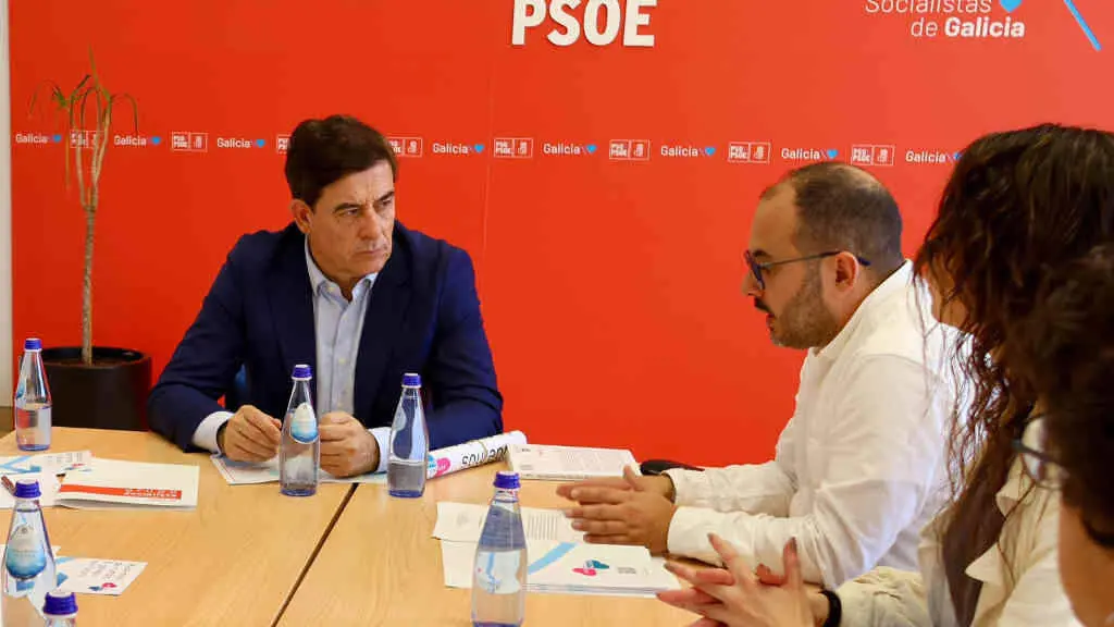 Jos&eacute; Ram&oacute;n G&oacute;mez Besteiro e Marcos Maceira, esta quinta feira. (Foto: N&oacute;s Diario).