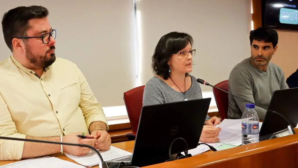 Xabier P. Igrexas, Ana Mart&iacute;nez e Filipe Abalde, ed&iacute;s do BNG en Vigo. (Foto: N&oacute;s Diario)