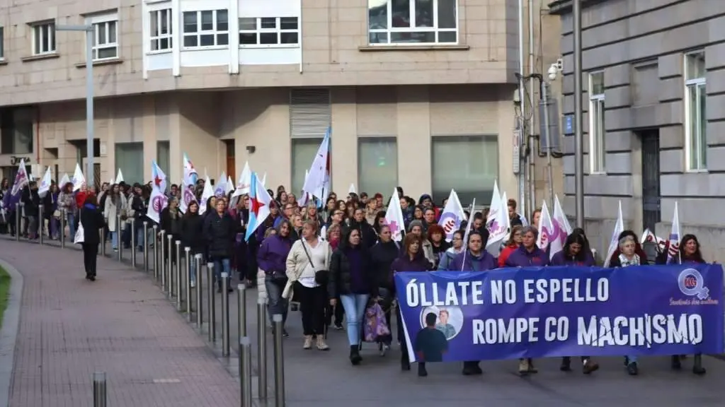 Manifestaci&oacute;n da CIG contra a violencia machista, esta segunda feira en Pontevedra. (Foto: N&oacute;s Diario)