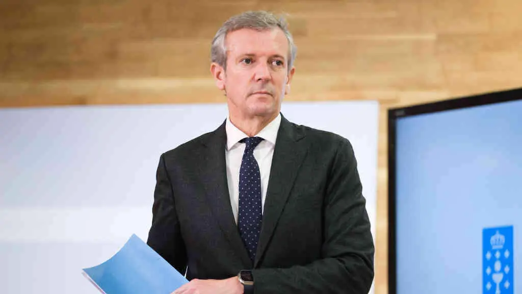 o presidente da Xunta, Alfonso Rueda, na rolda de prensa posterior &aacute; reuni&oacute;n de Consello desta semana. (Foto: David Cabez&oacute;n / Xunta da Galiza)