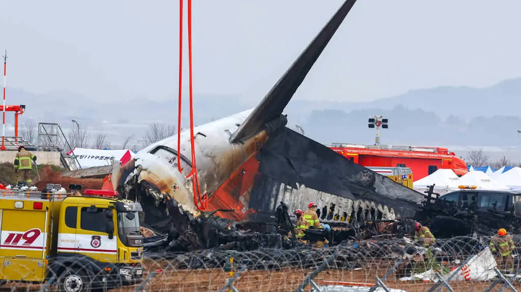 Restos o 30 de decembro de 2024 do avi&oacute;n accidentado na v&eacute;spera en Corea do Sur. (Foto: YNA / DPA v&iacute;a Europa Press)
