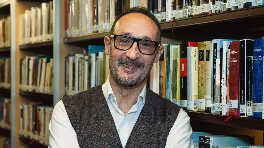O escritor e profesor Agust&iacute;n Agra. (Foto: Distrito Xermar)