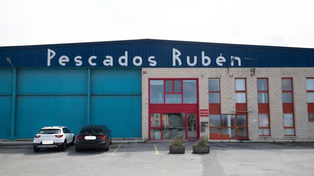 Instalaci&oacute;ns de Pescados Rub&eacute;n en Foz (A Mari&ntilde;a). (Foto: Burela FS)