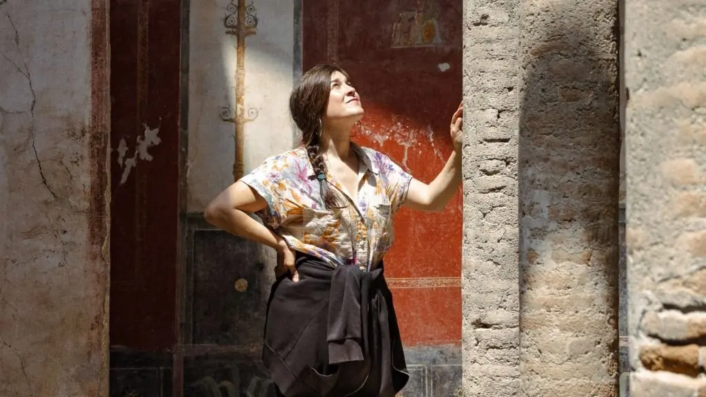 Sonia Garc&iacute;a en Pompeia, onde realizou o seu fotolibro. (Foto: N&oacute;s Diario)
