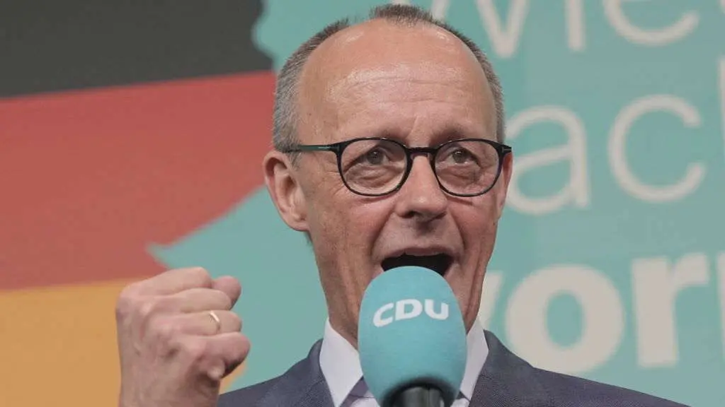 Friedrich Merz, l&iacute;der do CDU, aspira a formar un goberno s&oacute;lido en Alema&ntilde;a o m&aacute;is axi&ntilde;a pos&iacute;bel. (Foto: Michael Kappeler / dpa)