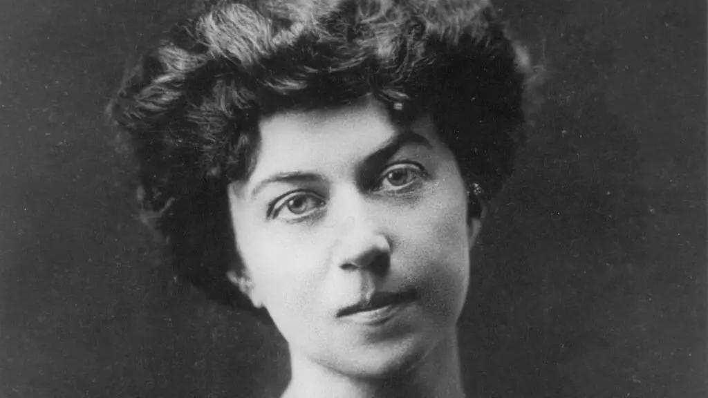 A pol&iacute;tica e feminista sovi&eacute;tica Alexandra Kollontai, retratada no ano 1900. (Foto: Sovfoto)