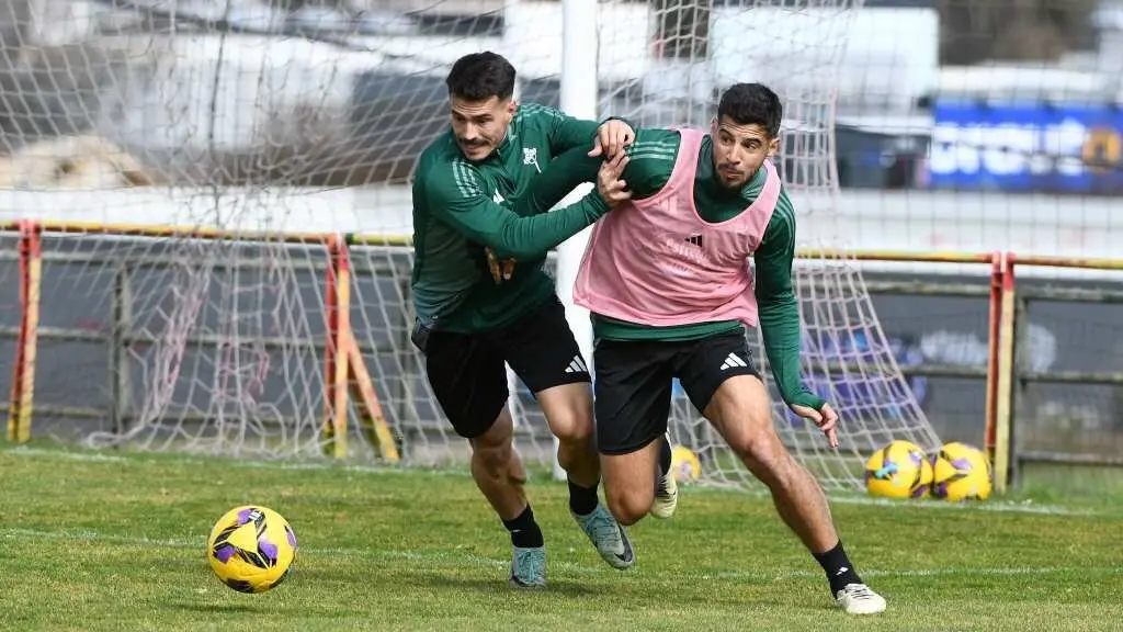 O Ferrol adestrando para o compromiso deste s&aacute;bado. (Foto: R&aacute;cing de Ferrol)