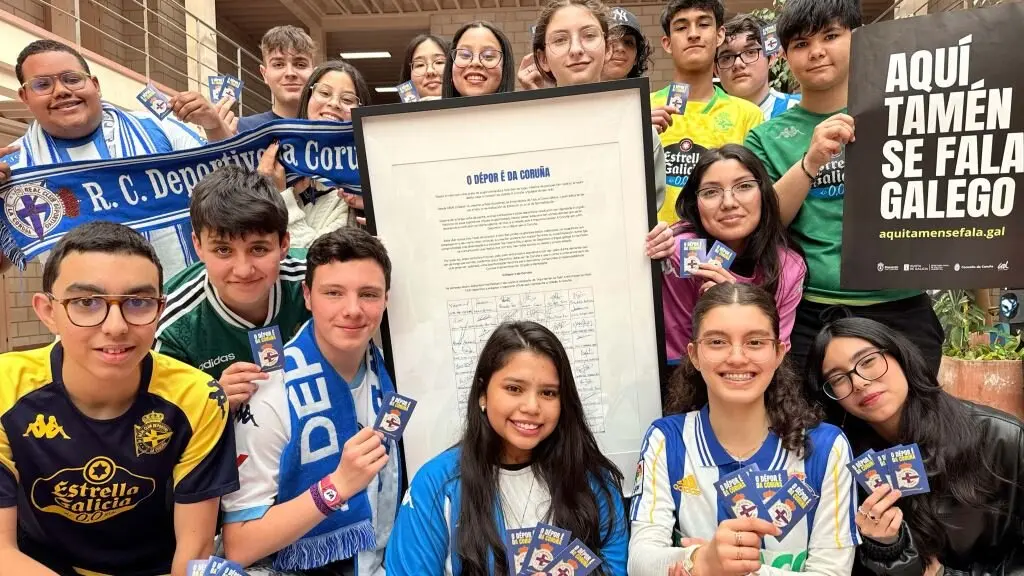 Participantes na campa&ntilde;a "O D&eacute;por &eacute; da Coru&ntilde;a". (Foto: Aqu&iacute; tam&eacute;n se fala)