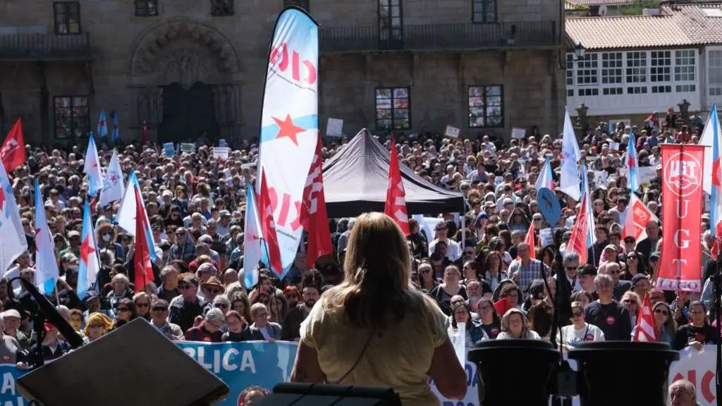 A manifestaci&oacute;n na praza do Obradoiro. (Foto: N&oacute;s Diario)