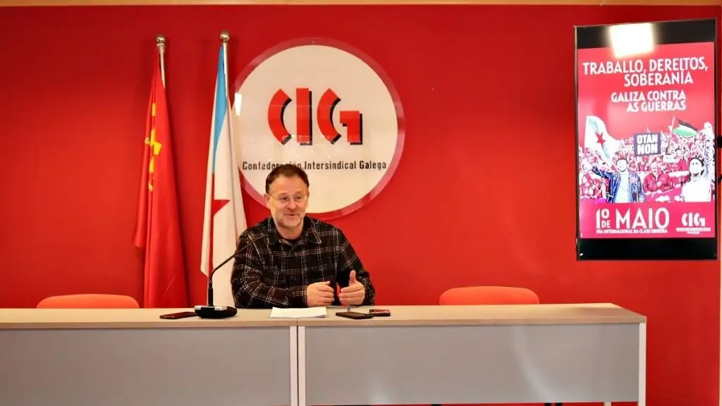 O secretario xeral da CIG, Paulo Carril, en rolda de prensa. (Foto: N&oacute;s Diario)
