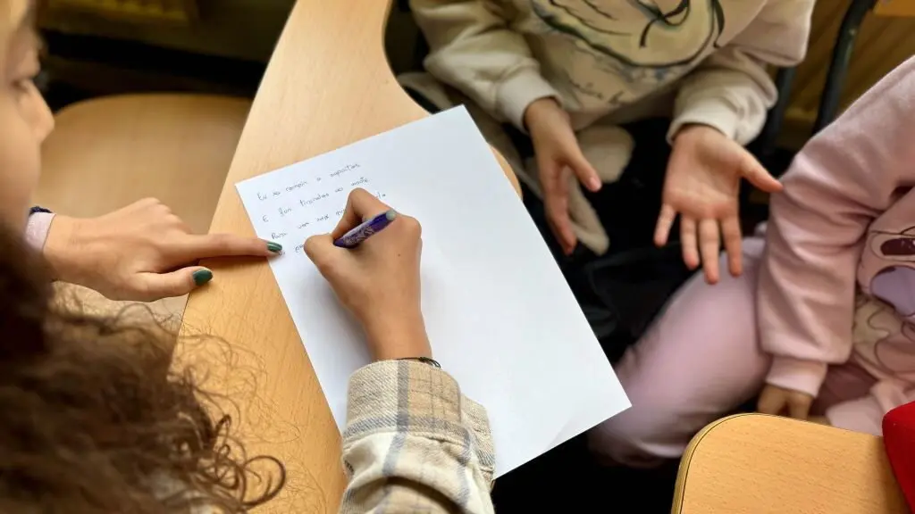 Detalle dun obradoiro escolar do proxecto Enregu&eacute;ifate. (Foto: Enregu&eacute;ifate)