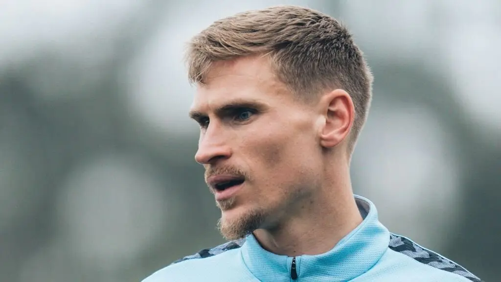 Carl Starfelt sufriu unha rotura de fibras no tend&oacute;n. (Foto: RC Celta)