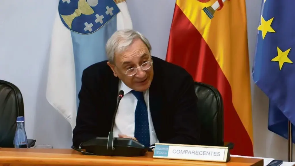 O director xeral da CRTVG, Alfonso S&aacute;nchez Izquierdo, comparecendo na Mesa da C&aacute;mara o 30 de abril. (Foto: Parlamento da Galiza)
