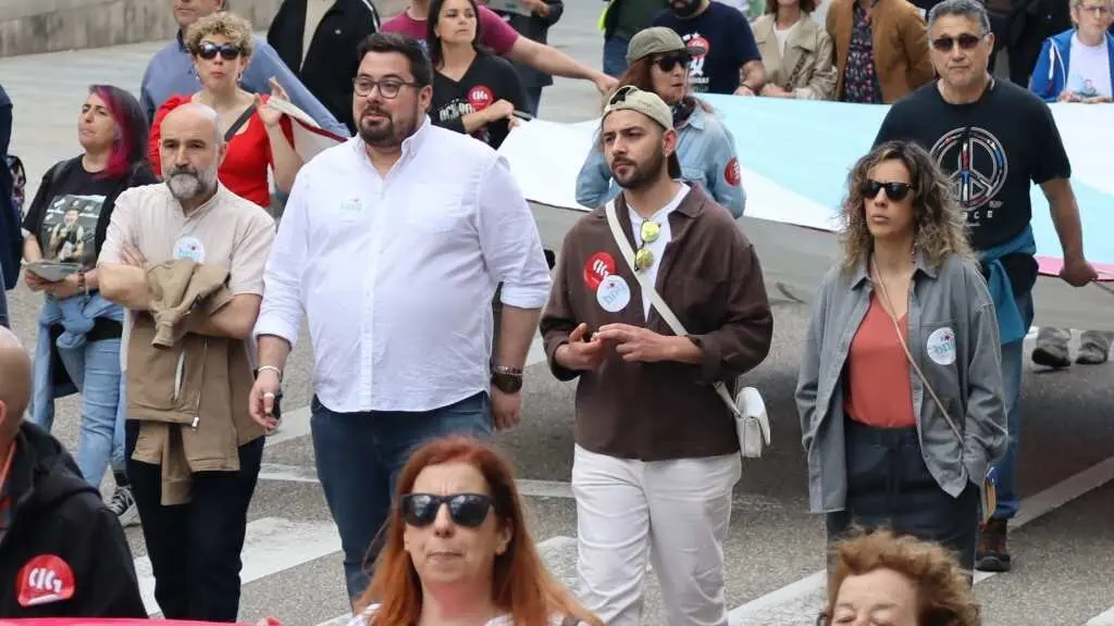 N&eacute;stor Rego, Xabier P&eacute;rez, Brais  Ruanova e Alexandra Fern&aacute;ndez, este 1 de maio na manifestaci&oacute;n de Vigo. (Foto: N&oacute;s Diario)