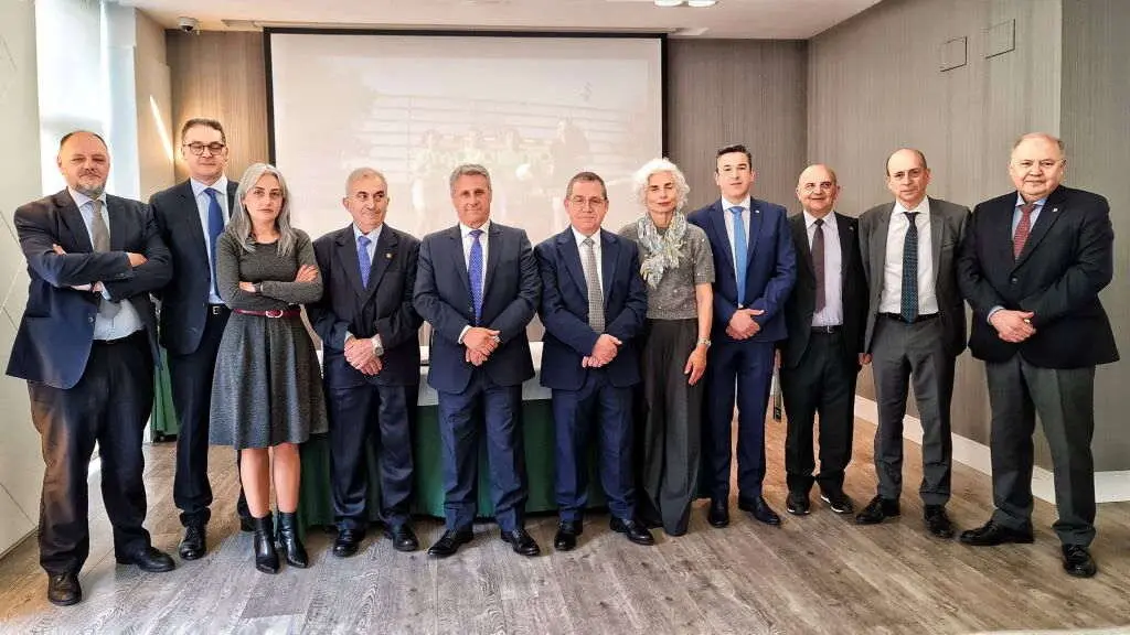 Consello Reitor da Caixa Rural Galega, presidida por Manuel Varela, este 10 de maio en Lugo. (Foto: N&oacute;s Diario)