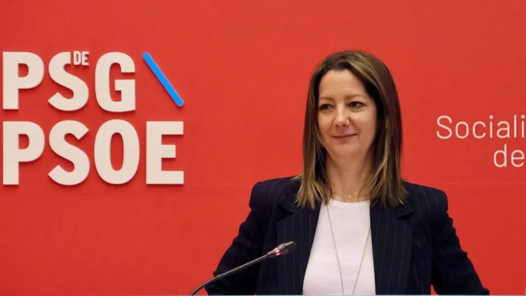 A secretaria de Organizaci&oacute;n do PSdeG e viceportavoz parlamentaria, Lara M&eacute;ndez, esta segunda feira en rolda de prensa. (Foto: N&oacute;s Diario)