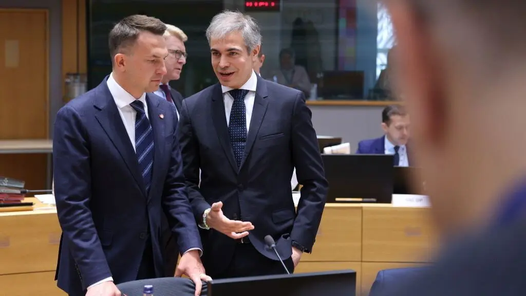 O secretario de Estado da Uni&oacute;n Europea, Fernando Sampedro, conversa co ministro polaco de Consello de Asuntos Xerais da UE. (Foto: CE)