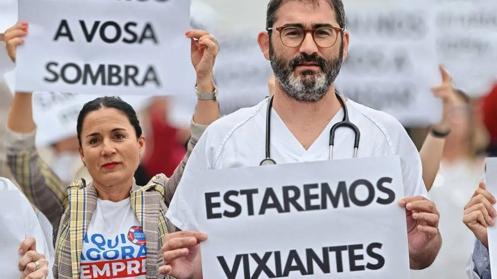 Persoal sanitario e doentes da Mari&ntilde;a seguir&aacute;n a reclamar as melloras pendentes no hospital comarcal. (Foto: CIG-Sa&uacute;de A Mari&ntilde;a)