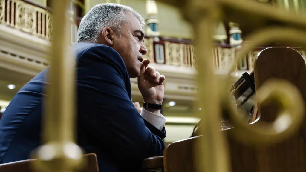 O ex secretario de Organizaci&oacute;n do PSOE e ex deputado socialista, Santos Cerd&aacute;n, no Congreso dos Deputados o 27 de maio. (Foto: Carlos Luj&aacute;n / Europa Press)