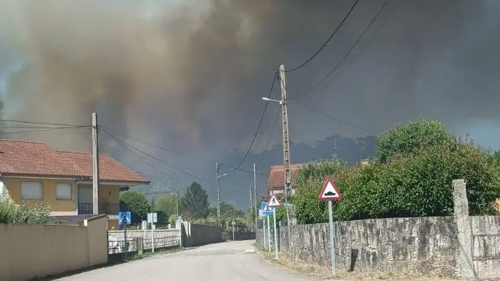 Operativo esta terza feira 29 de xullo en Salvaterra de Mi&ntilde;o. (Foto: Adri&aacute;n Irago / Europa Press)