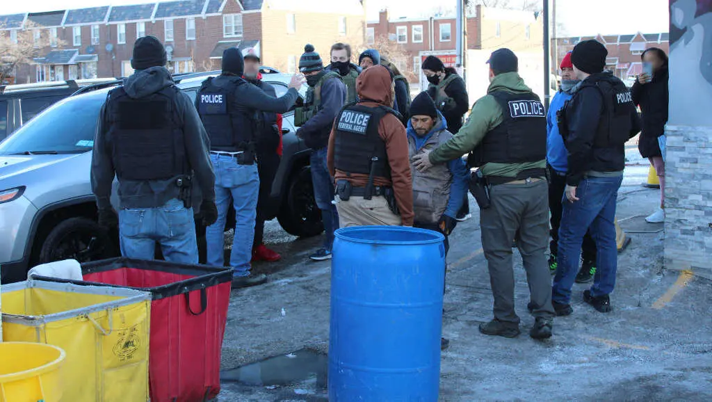 Redada contra persoas migrantes nun lavado de veh&iacute;culos de Filadelfia (Estados Unidos) o 28 de xaneiro de 2025. (Foto: ICE / Europa Press / Contacto / Handout)