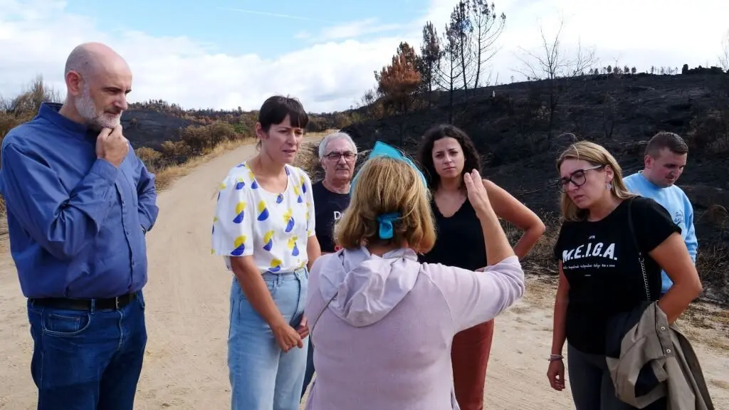 Secundino Fern&aacute;ndez, Ana Pont&oacute;n e Noa Presas, este 3 de setembro na comarca de Ver&iacute;n. (Foto: N&oacute;s Diario)
