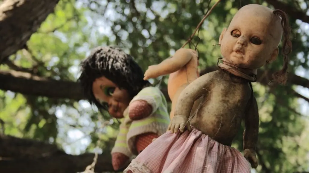 A Illa das Bonecas at&oacute;pase nas canles de Xochimilco, ao sur da Cidade de M&eacute;xico. (Foto: Esparta Palma)