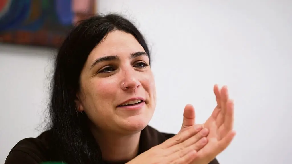 Isabel Rebollido, durante a entrevista na redacci&oacute;n de 'N&oacute;s Diario'. (Foto: Arxina)