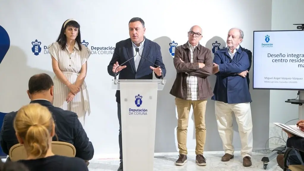 Garc&iacute;a, Gonz&aacute;lez Formoso, Regueira e V&aacute;zquez, esta sexta feira 12 de setembro. (Foto: Deputaci&oacute;n da Coru&ntilde;a)