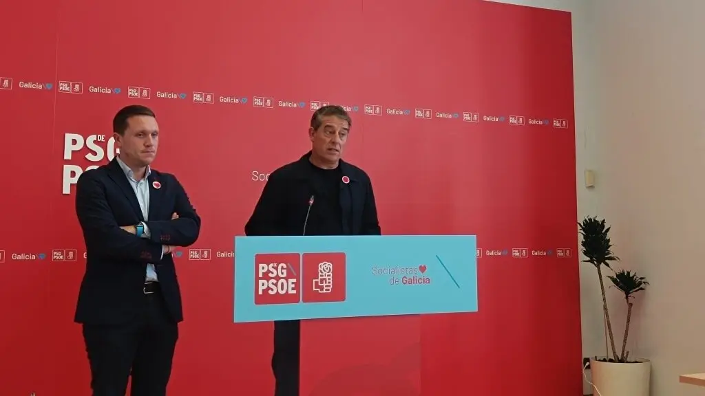 Aitor Bouza e Jos&eacute; Ram&oacute;n G&oacute;mez Besteiro, esta cuarta feira 17 de setembro. (Foto: Europa Press)