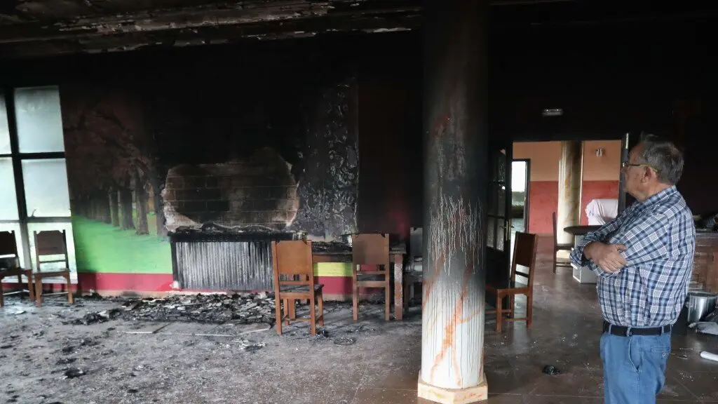 O edificio que albergar&aacute; o centro de menores de Monforte apareceu calcinado o pasado s&aacute;bado. (Foto: Carlos Castro / Europa Press)