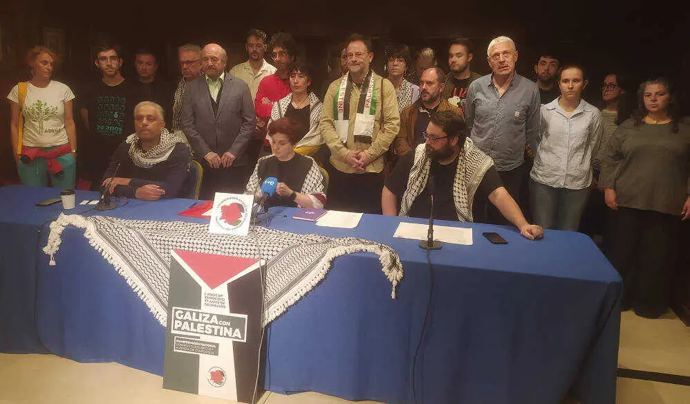 Presentaci&oacute;n da mobilizaci&oacute;n por parte da representaci&oacute;n dos diversos colectivos que a apoian. (Foto: N&oacute;s Diario)