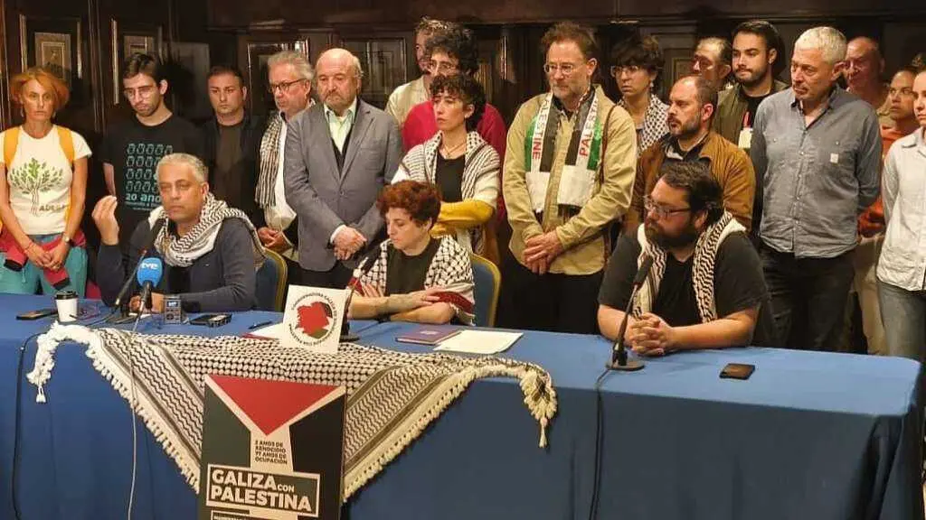 Presentaci&oacute;n da mobilizaci&oacute;n por parte da representaci&oacute;n dos diversos colectivos que a apoian. (Foto: N&oacute;s Diario)