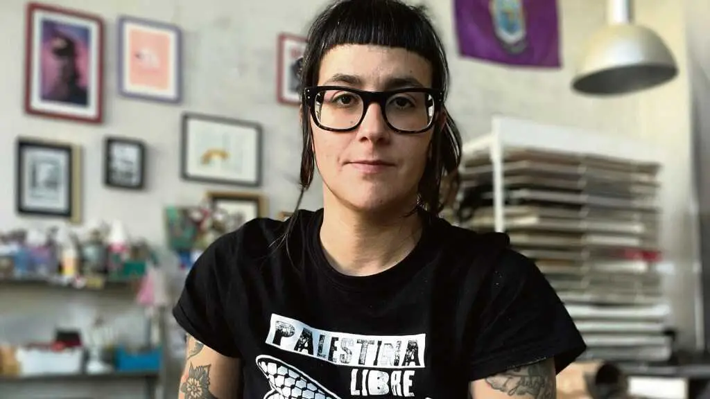 Vanesa Iglesias Casal &eacute; comisaria, historiadora da arte e artes&aacute; da enmarcaci&oacute;n en Casal de Creaci&oacute;n. (Foto: N&oacute;s Diario)