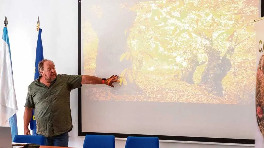 Servando &Aacute;lvarez, t&eacute;cnico respons&aacute;bel do Centro Agrogandeiro do Inorde en Xinzo, este 3 de outubro. (Foto: N&oacute;s Diario)
