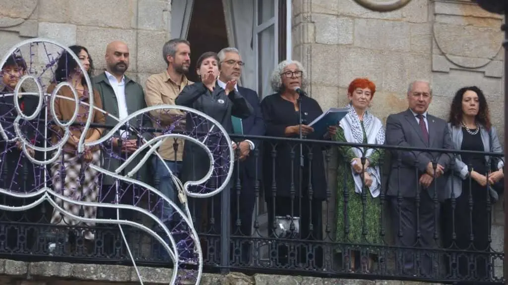 Cristina Lombao dando lectura ao preg&oacute;n que abriu as festas do San Froil&aacute;n de 2025. (Foto: Concello de Lugo)