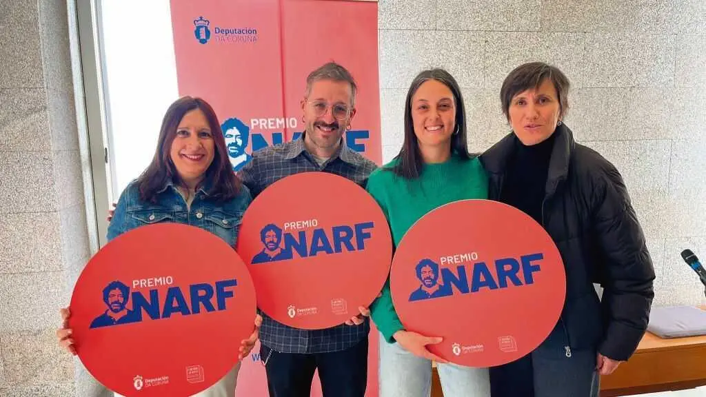 Natividade Gonz&aacute;lez, Jacobo Castro, Mari&aacute;n e Rocio Castro. (Foto: Deputaci&oacute;n da Coru&ntilde;a)