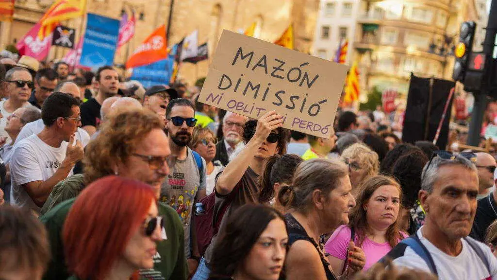 Manifestaci&oacute;n en Valencia para reclamar a dimisi&oacute;n do president da Generalitat, Carlos Maz&oacute;n, o pasado s&aacute;bado. (Foto: Jorge Gil / Europa Press)