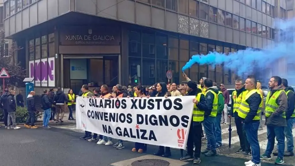Mobilizaci&oacute;n do persoal do siderometal, este 28 de outubro, en Ourense. (Foto: N&oacute;s Diario)