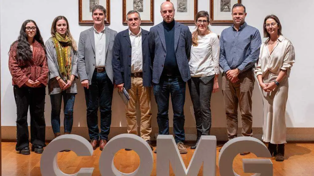 Fernando Riopa, cuarto pola esquerda, esta terza feira 4 de novembro durante a xornada. (Foto: COMG)
