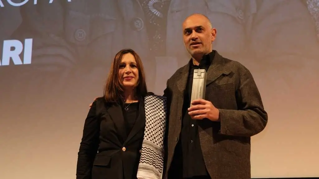 Natividade Gonz&aacute;lez e Kamal Aljafari, este 11 de novembro en Compostela. (Foto: Arxina)