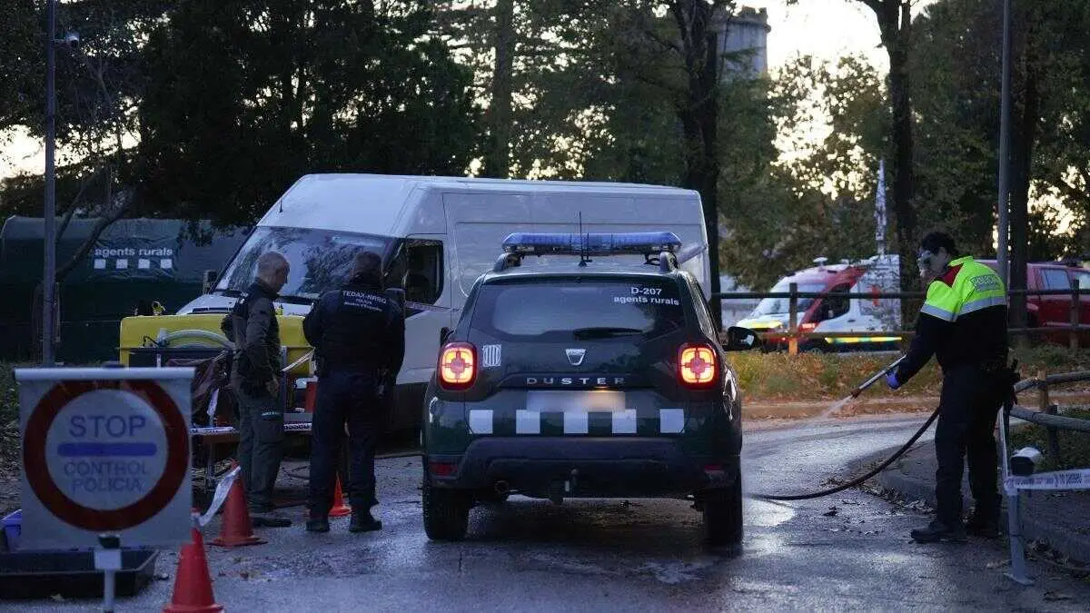 Control de acceso en Torrefarrussa. (Foto Lorena Sop&ecirc;na  Europa Press)