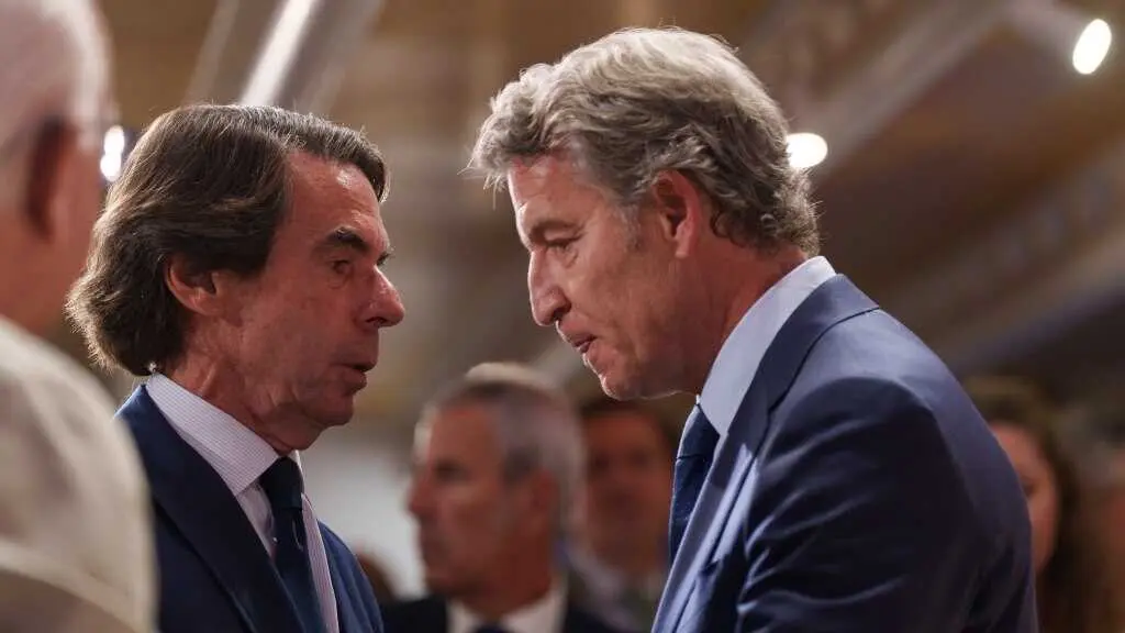 Jos&eacute; Mar&iacute;a Aznar e Alberto N&uacute;&ntilde;ez Feixoo. (Foto: Matias Chiofalo / Europa Press)