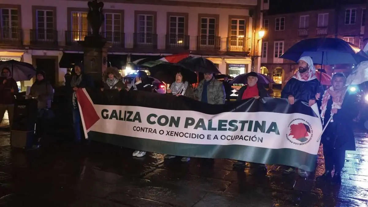 Concentraci&oacute;n esta segunda feira en Compostela. (Foto: Arxina)
