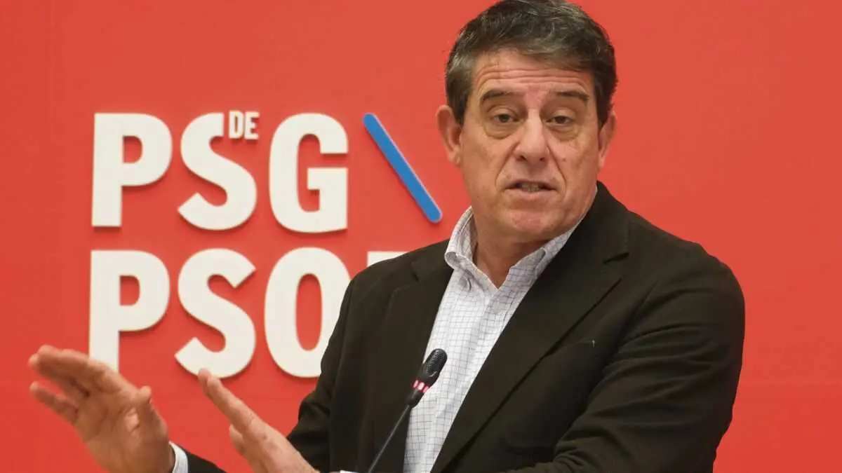 O secretario xeral do PSdeG, Jos&eacute; Ram&oacute;n G&oacute;mez Besteiro, esta segunda feira. (Foto: Arxina)