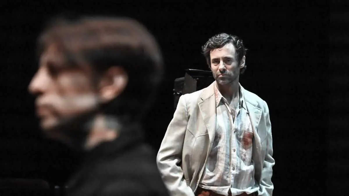 Leonor San Gabriel e Denis G&oacute;mez nunha escena 
de 'Riazor Ostia'. (Foto: claudialff.photography)