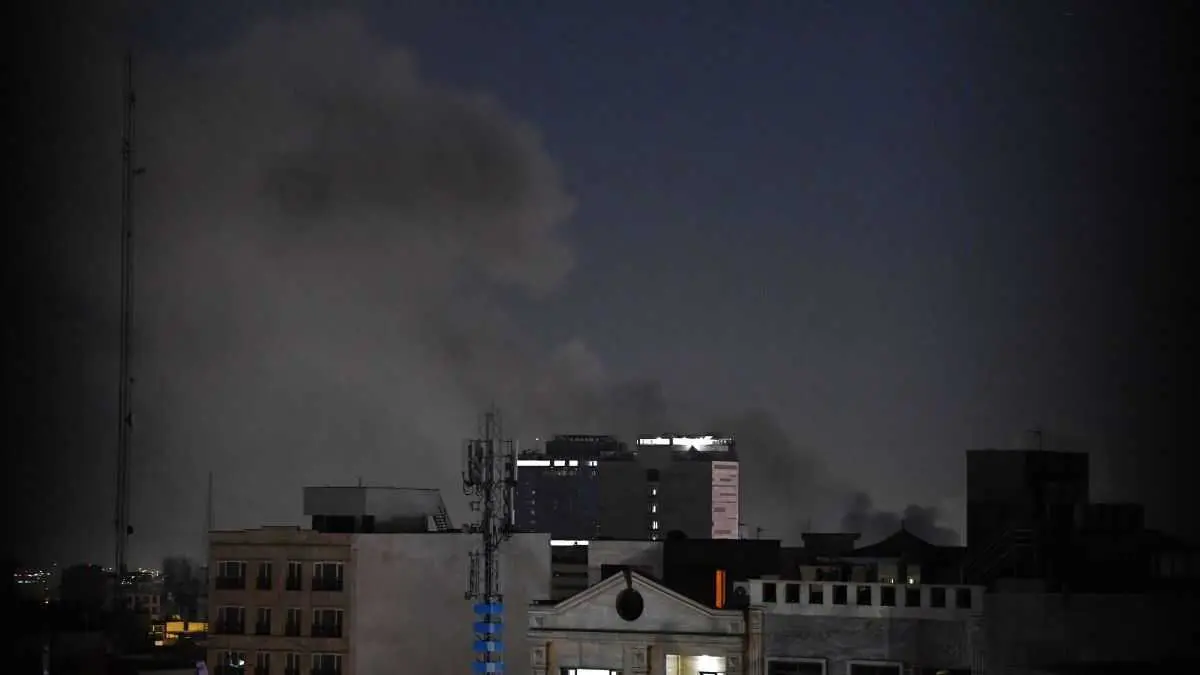 Bombardeo en Tehran, capital de Ir&aacute;n. (Foto:  Europa Press / Contacto / Shadati)