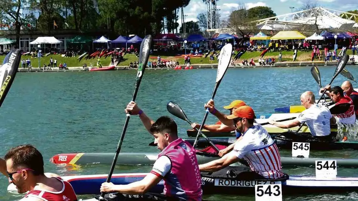 A sa&iacute;da dunha das probas do Campionato estatal de 5000 metros, o ano pasado en Sevilla.  (Fuente: RFEP)
