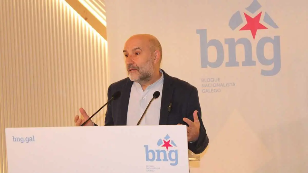 O portavoz do BNG no Congreso espa&ntilde;ol, N&eacute;stor Rego, en rolda de prensa. (Foto: N&oacute;s Diario)