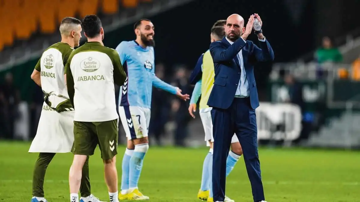 Os xogadores e o corpo t&eacute;cnico do
Celta, na Cartuja de Sevilla, o pasado domingo ap&oacute;s o partido contra o Betis. (Foto: AFP7 / Europa Press)